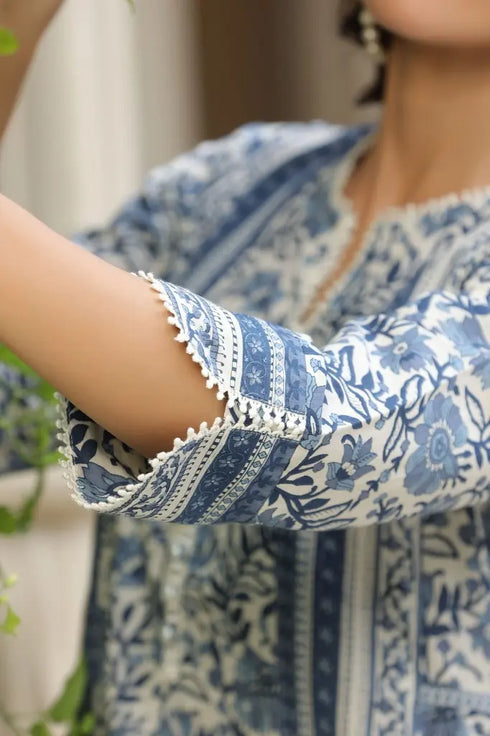 Women Blue Floral Printed A-line Kurta